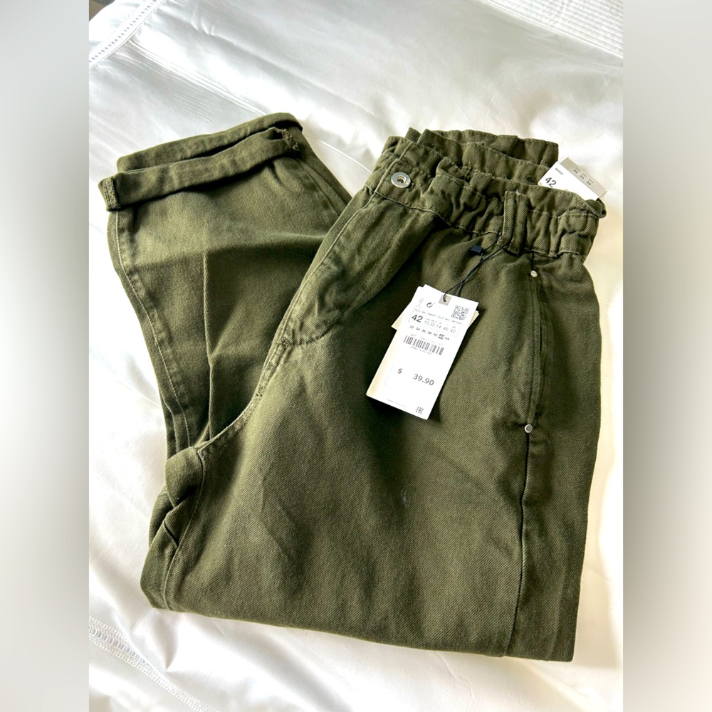NWT ZARA olive green jeans. Baggy. Size 10. Gathered waist. Brand new.